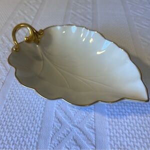 Lenox Porcelain‎ 24K Gold Trimmed Leaf Shaped Tray 7X5